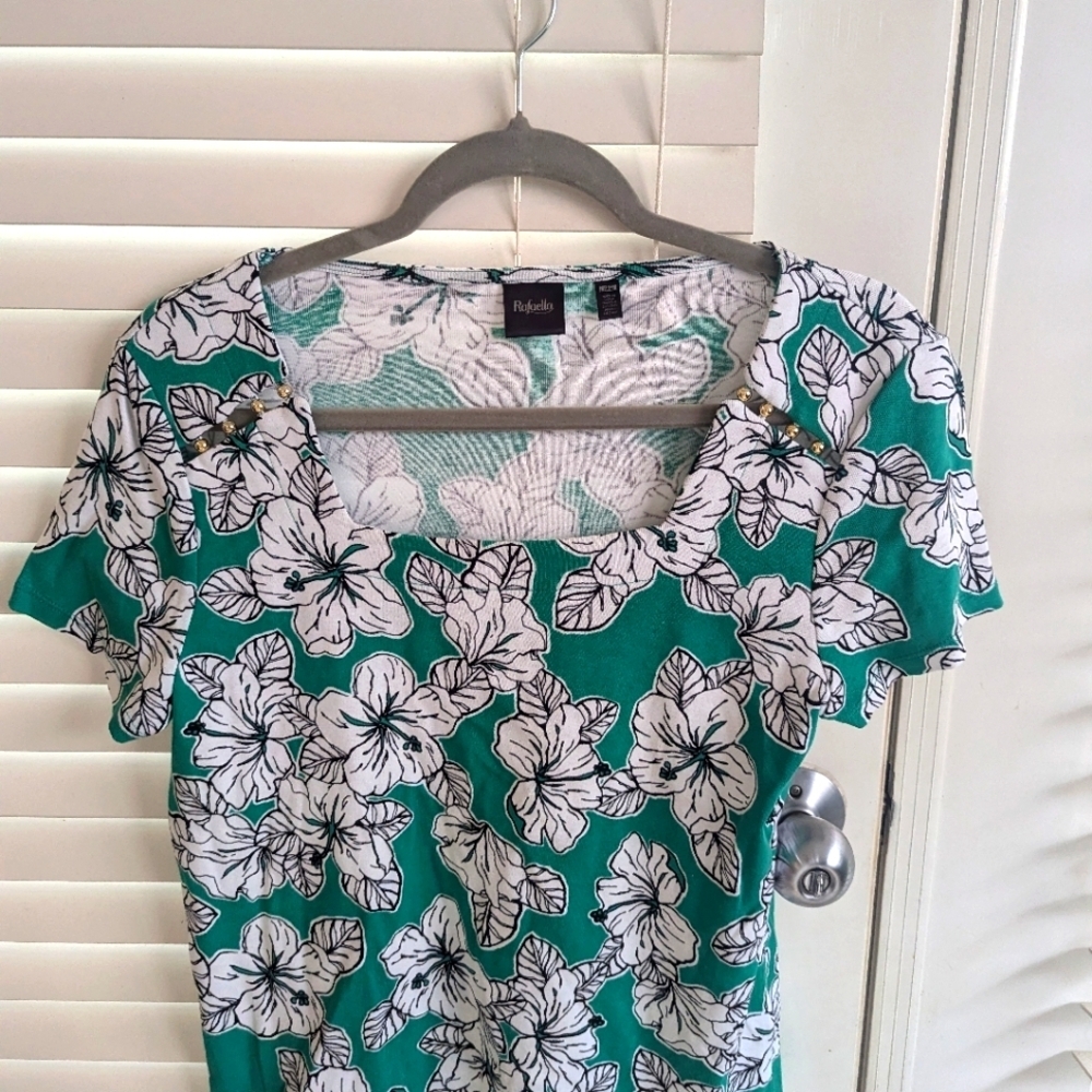 Med Square Neck Top